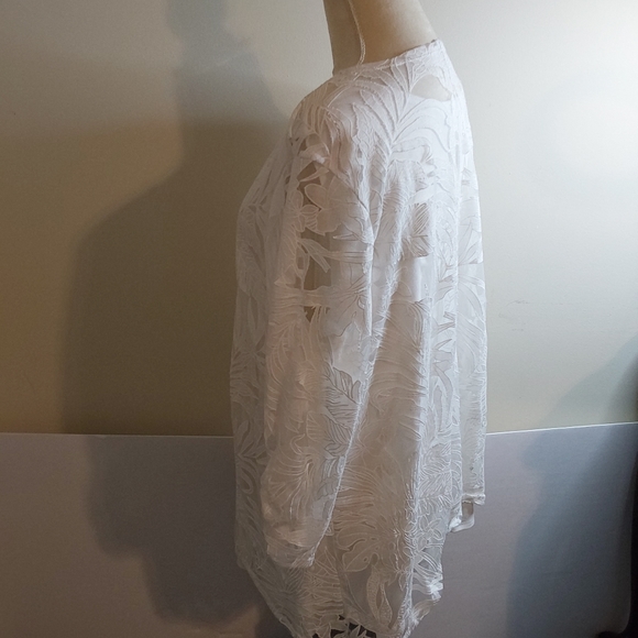 Notations Woman 2 piece tank top Overlay. Chic laced design - Picture 5 of 8